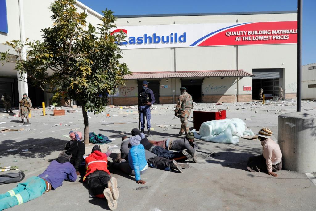 Suid-Afrika plundering en burgerlike onrus