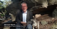 Australië roep die wêreld op om vir die VSA te bid en vas