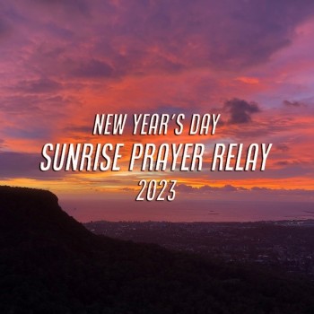 Australië roep die wêreld op om te bid vir herlewing en transformasie Sonsopkoms Gebedsaflos Nuwejaarsdag 2023