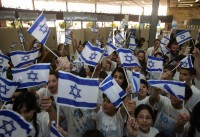 Gebedsopdatering van Israel: Eerste Minister moedig studente aan om die Bybel te bestudeer