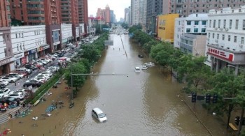 Klimaat: China-vloede / Duitsland - EU-vloede / Kanada-hittegolf / VSA-veldbrande
